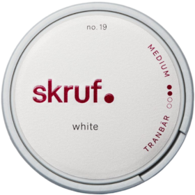 Skruf Tranbär White snus, slim white portions, sweet cranberry flavor with mild tobacco, balanced nicotine